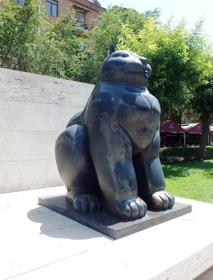 Botero Gatto cat sculpture in the Cascade garden