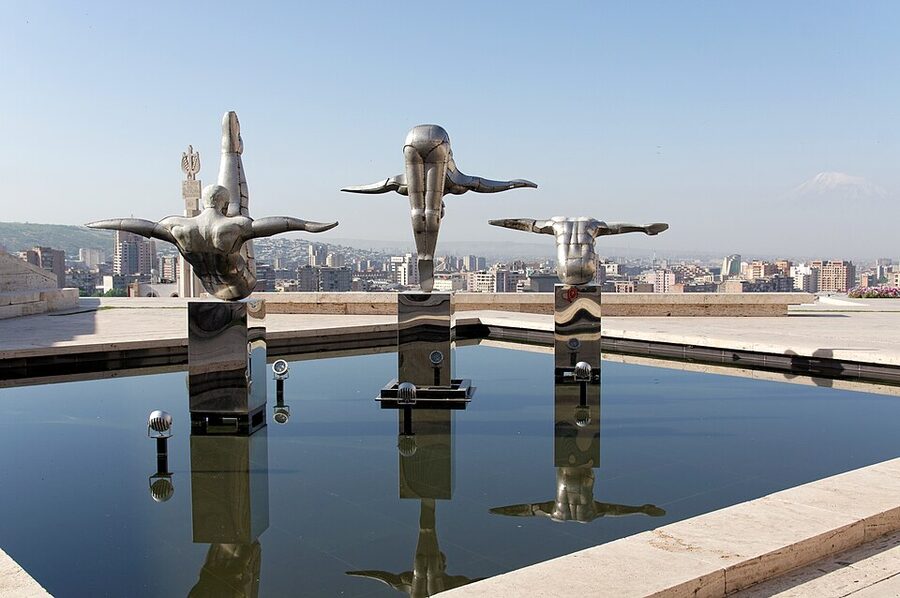 Three Divers bronze sculpture by David Martin on the fifth terrace of the Cascade
