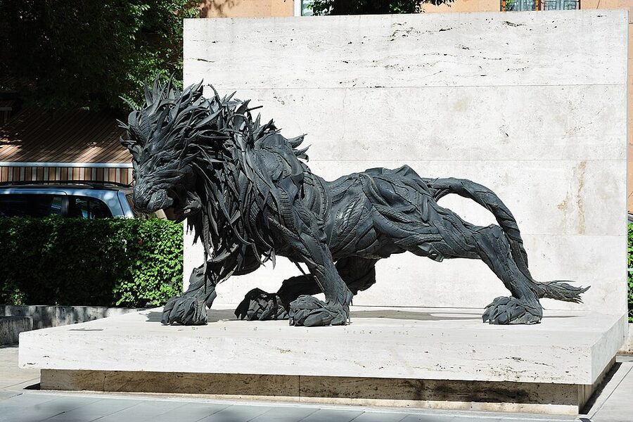 Lion 2 by Ji Yong-Ho with rubber tire surface