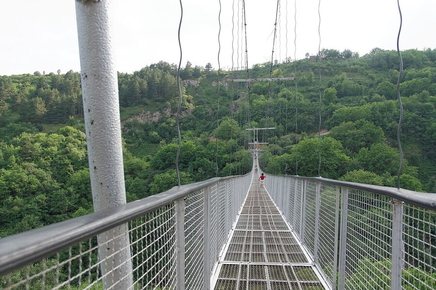Khndzoresk swinging suspension bridge above the Khor Dzor gorge
